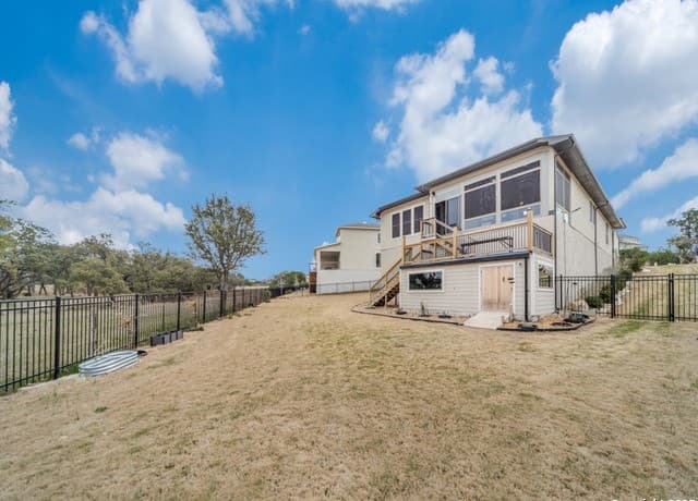 3-bedroom rental at 141 Mescalero in Boerne, TX — photo 2