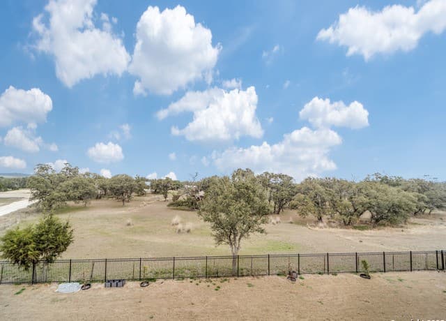 3-bedroom rental at 141 Mescalero in Boerne, TX — photo 3