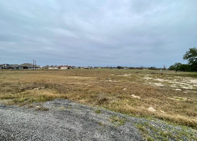 rental at 132 Pradera Ridge in Floresville, TX — photo 5