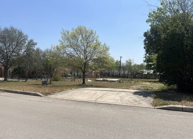 rental at 1134 Garraty in Terrell Hills, TX — photo 5