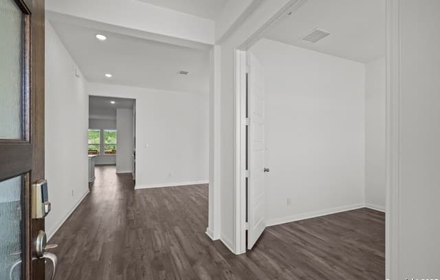 4-bedroom rental at 2808 Reeves Ln in Schertz, TX — photo 3