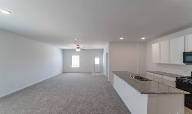 4-bedroom rental at 8438 Eyas Meadows in San Antonio, TX — photo 4