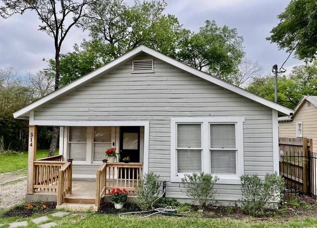 3-bedroom rental at 314 Trail in San Antonio, TX — photo 5