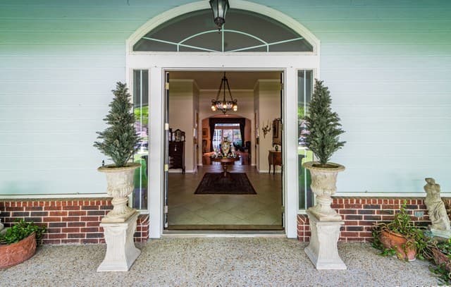 4-bedroom rental at 7226 N Vandiver Rd in San Antonio, TX — photo 5