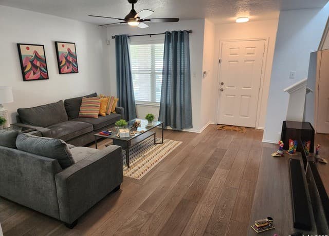 3-bedroom rental at 8118 Sandbar in San Antonio, TX — photo 3