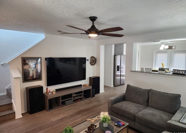 3-bedroom rental at 8118 Sandbar in San Antonio, TX — photo 4