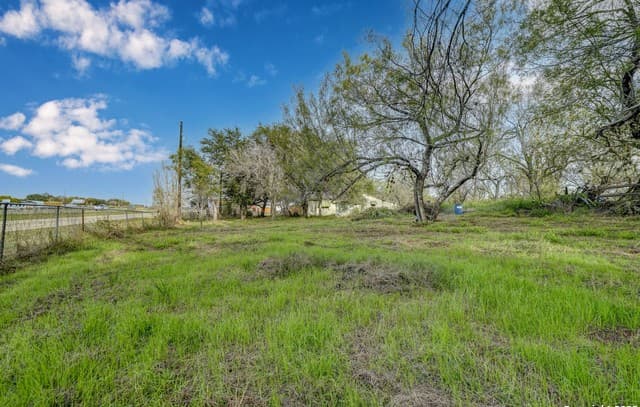 2-bedroom rental at 18186 Wisdom in Lytle, TX — photo 1