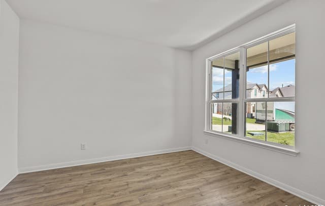 4-bedroom rental at 165 Annette Dr in Castroville, TX — photo 4