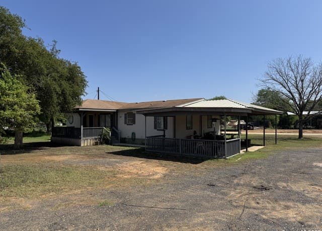 Home for sale at 606 N Main St in Cotulla, TX — photo 1