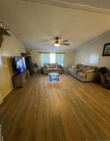 Home for sale at 606 N Main St in Cotulla, TX — photo 3