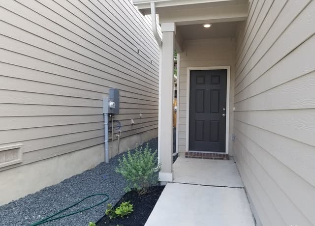 3-bedroom rental at 5911 Eckhert Rd. Unit 135 in San Antonio, TX — photo 3
