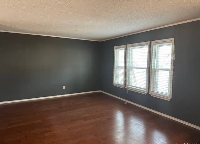 4-bedroom rental at 15847 Pleasant Well in San Antonio, TX — photo 2