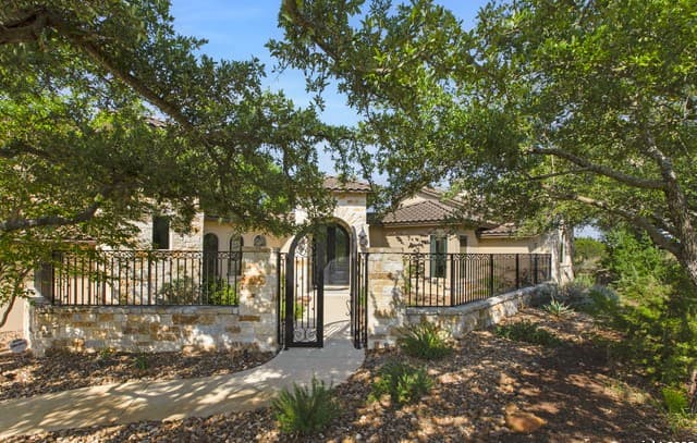 3-bedroom rental at 112 Shadywood in Boerne, TX — photo 3