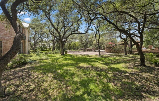 4-bedroom rental at 424 Ivy in San Antonio, TX — photo 3