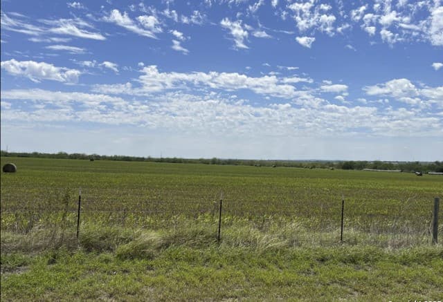 rental at TRACT D Abbott in St Hedwig, TX — photo 1