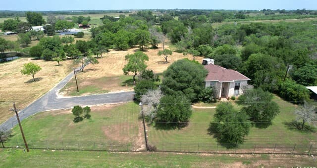 3-bedroom rental at 10767 Rosemar Lane in Adkins, TX — photo 1