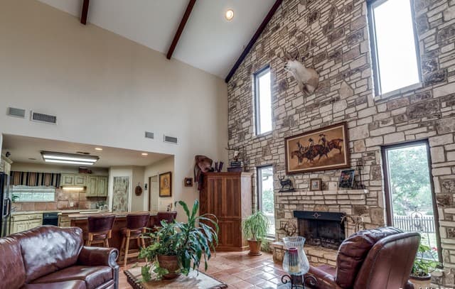 3-bedroom rental at 10767 Rosemar Lane in Adkins, TX — photo 5
