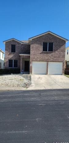 4-bedroom rental at 15710 Robin View in San Antonio, TX — photo 3
