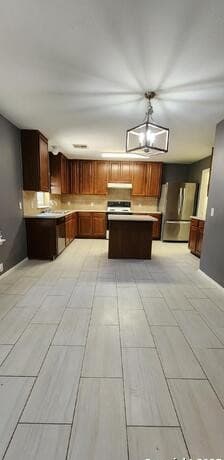 4-bedroom rental at 15710 Robin View in San Antonio, TX — photo 5