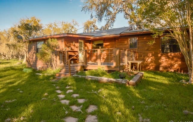 3-bedroom rental at 695 South Thunder Creek Road in Utopia, TX — photo 1