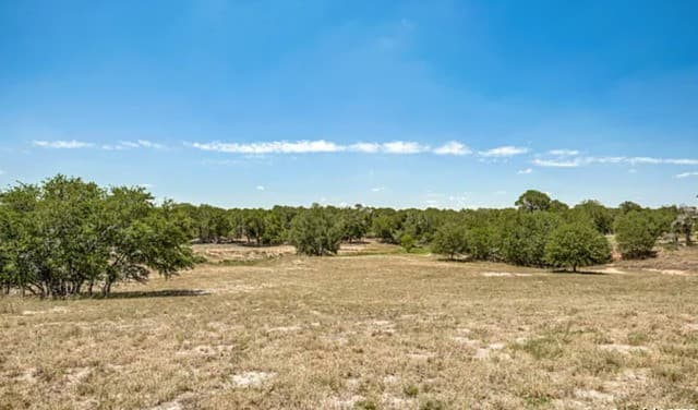 rental at 241 Abrego Lake in Floresville, TX — photo 5