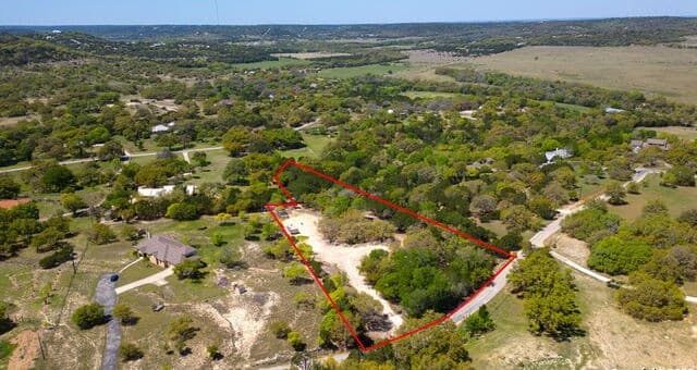 rental at 421 Lake Side Cir in Boerne, TX — photo 2