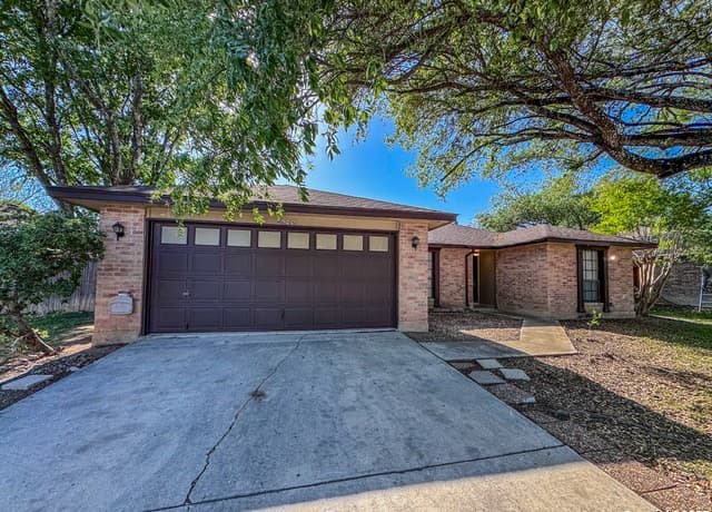 3-bedroom rental at 4635 French Meadow in San Antonio, TX — photo 2
