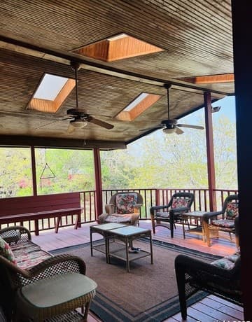 3-bedroom rental at 272 N Lakeshore Dr in Bandera, TX — photo 4