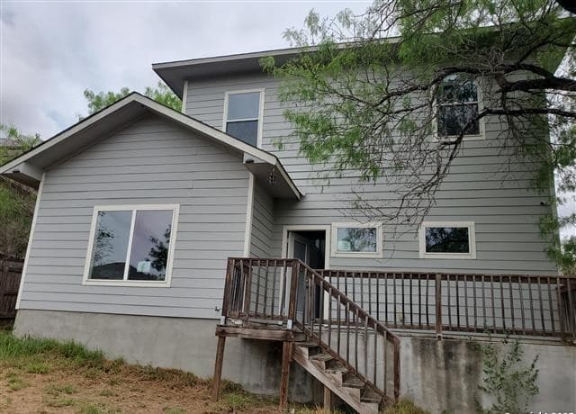 3-bedroom rental at 6743 Tehama Gate in San Antonio, TX — photo 2