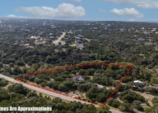 6-bedroom rental at 501 River Mountain Drive in Boerne, TX — photo 2