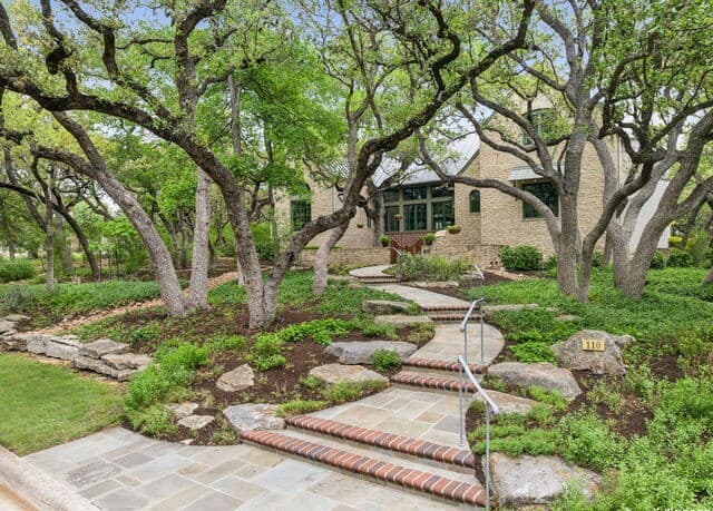 3-bedroom rental at 110 Turnberry Way in San Antonio, TX — photo 2
