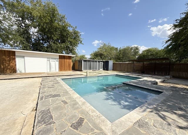 4-bedroom rental at 8138 Old Pearsall in San Antonio, TX — photo 5