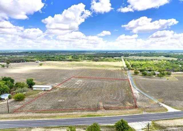 rental at LOT 7 Cr 343 in Hondo, TX — photo 1