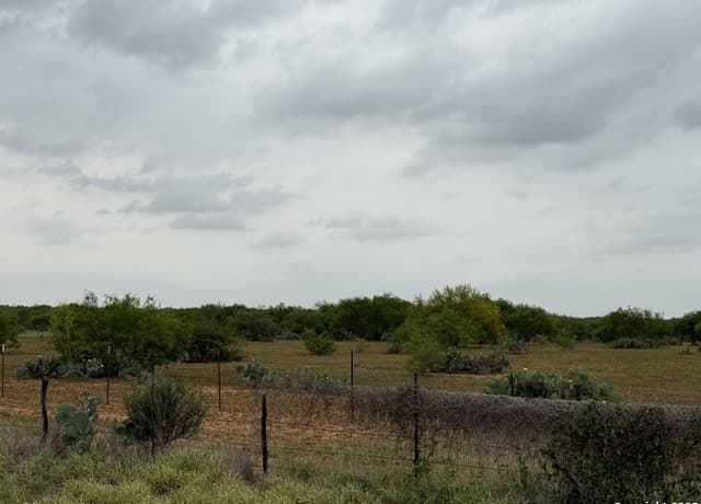 rental at 8762 Fm 140 in Charlotte, TX — photo 4