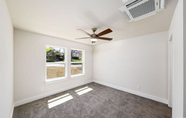 3-bedroom rental at 419 Ira #1102 Unit UNIT 1102 in San Antonio, TX — photo 3