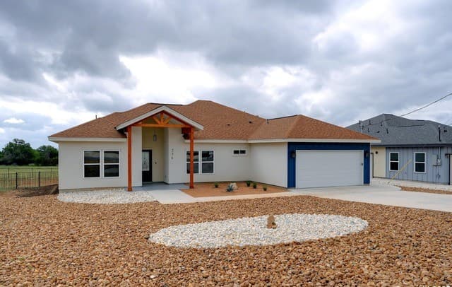 4-bedroom rental at 236 Peter Kleid Loop in Blanco, TX — photo 2