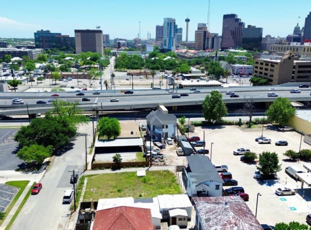 rental at 715 Baltimore in San Antonio, TX — photo 1