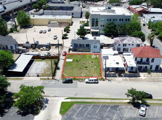 rental at 715 Baltimore in San Antonio, TX — photo 4