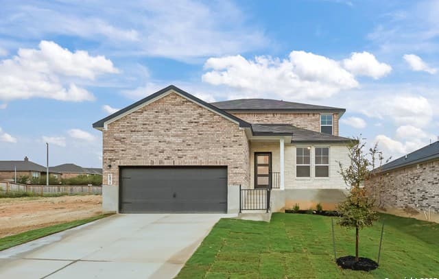 4-bedroom rental at 6871 Comanche Cave in San Antonio, TX — photo 1