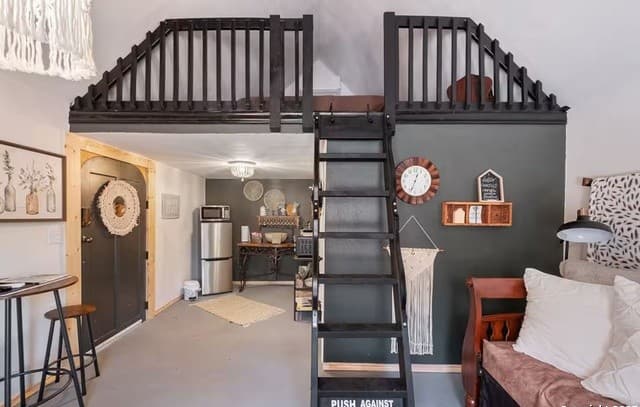 5-bedroom rental at 24159 Boerne Stage Rd in San Antonio, TX — photo 5