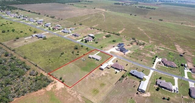 3-bedroom rental at 145 Gentle Breeze in Floresville, TX — photo 1