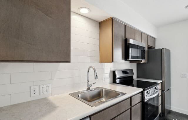 3-bedroom rental at 2910 Martin Luther King in San Antonio, TX — photo 3