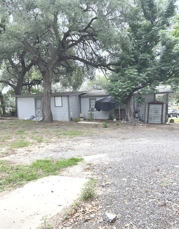 rental at 23051 Us Highway 281 in San Antonio, TX — photo 5