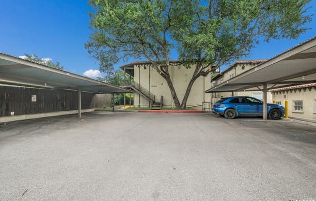 1-bedroom rental at 66 Brees Blvd Unit 125 in San Antonio, TX — photo 2
