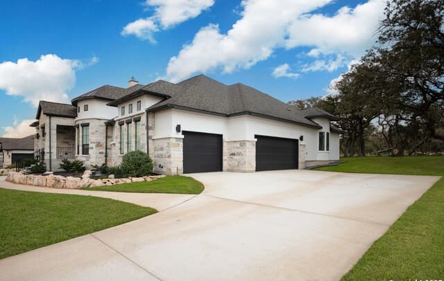 4-bedroom rental at 431 Falcon Cv in Castroville, TX — photo 1
