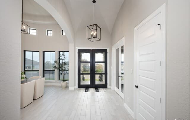 4-bedroom rental at 431 Falcon Cv in Castroville, TX — photo 4