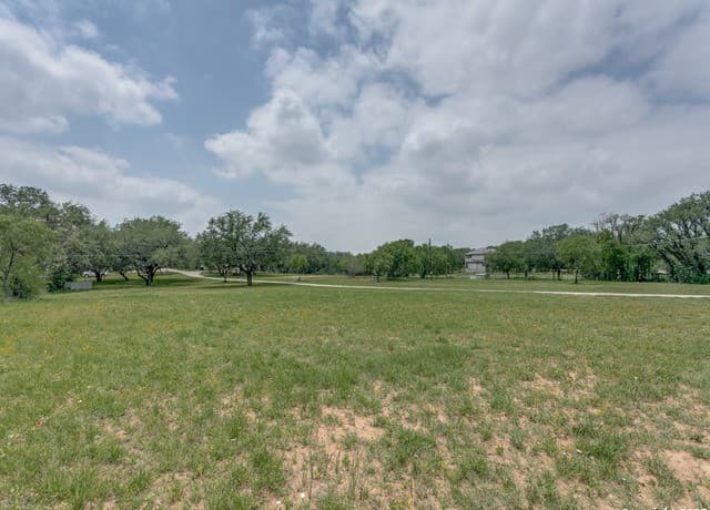 3-bedroom rental at 6840 S Loop 1604 in Von Ormy, TX — photo 4