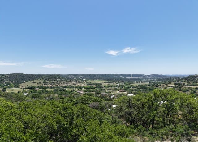 rental at 231 Echo Falls in Comfort, TX — photo 2