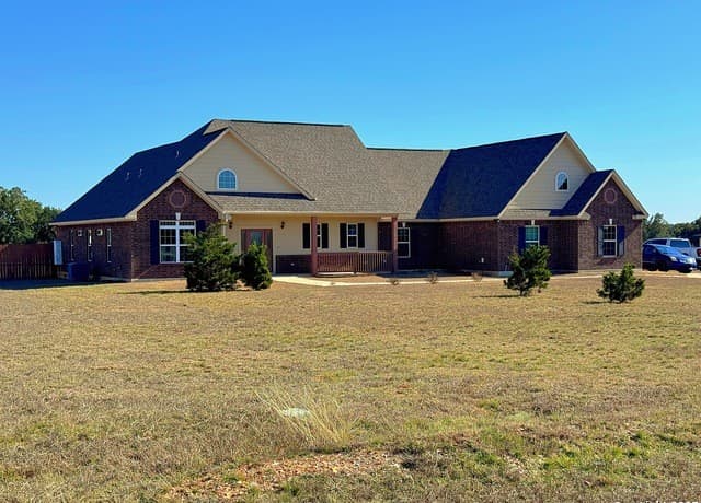 1-bedroom rental at 155 Paloma Dr. in Bandera, TX — photo 2