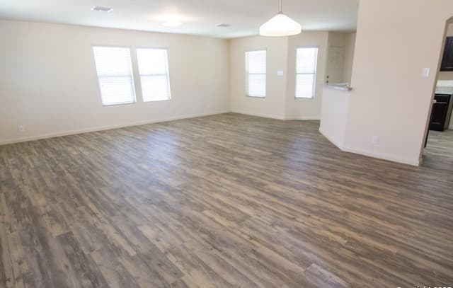 3-bedroom rental at 4939 War Horse in San Antonio, TX — photo 5
